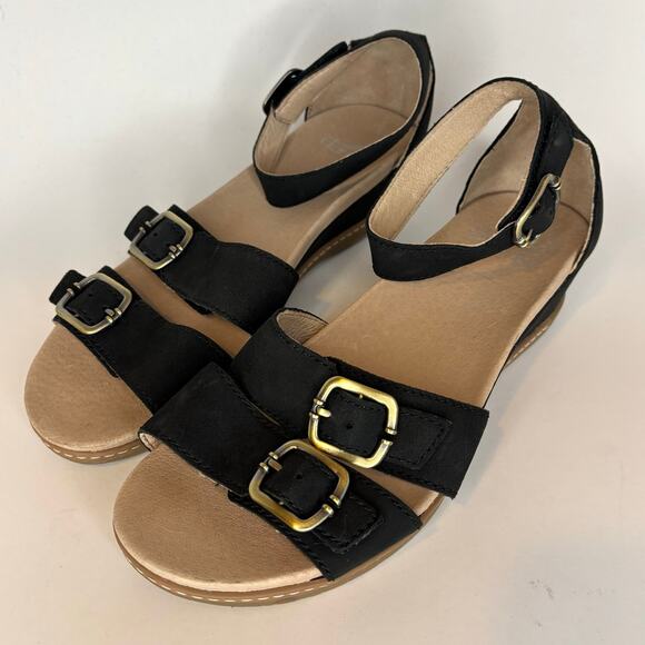 Dansko Women’s 7 / 37 Astrid Comfort Sandal Low Wedge Black Leather Strappy - Picture 2 of 10